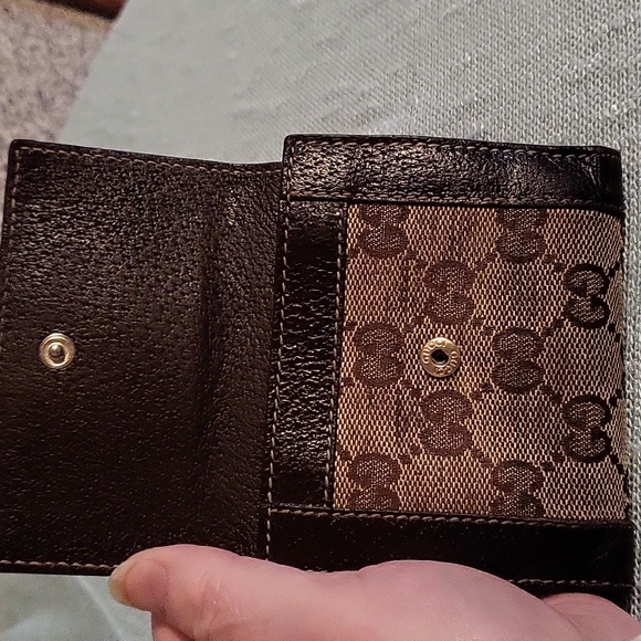 Gucci Compact French Flap Wallet in GG monogram canvas - Picture 6 of 12